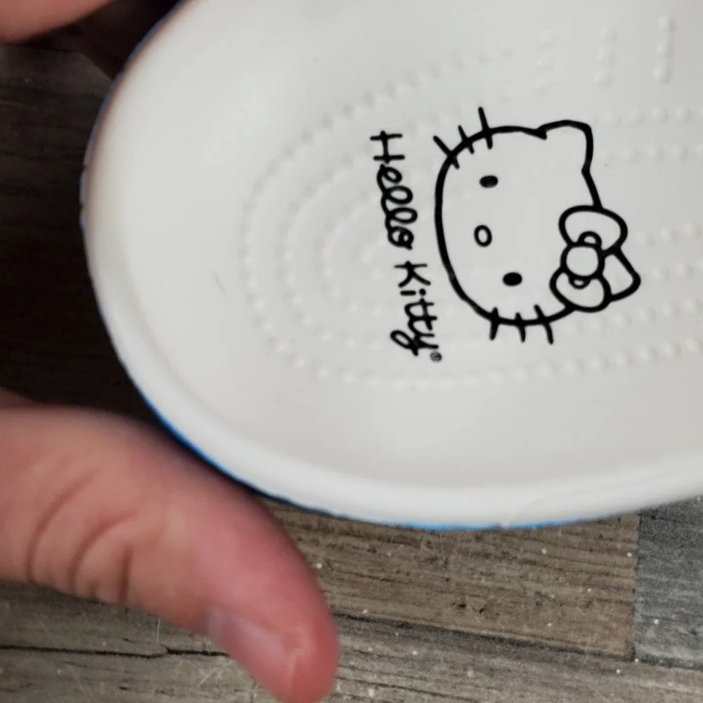 Crocs Hello Kitty‎ IAM Classic Clog Slide Sandal Mens Sz 9 Womens Sz 11 Clogs